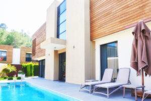 Sostenibilidad y eficiencia energética: cómo modernizar tu chalet